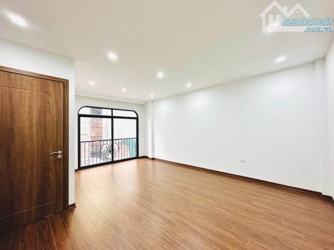 PHỐ CÁT LINH - TT ĐỐNG ĐA - NHÀ MỚI - 7 TẦNG THANG MÁY - 15M RA PHỐ - SÁT PHỐ CỔ - 3