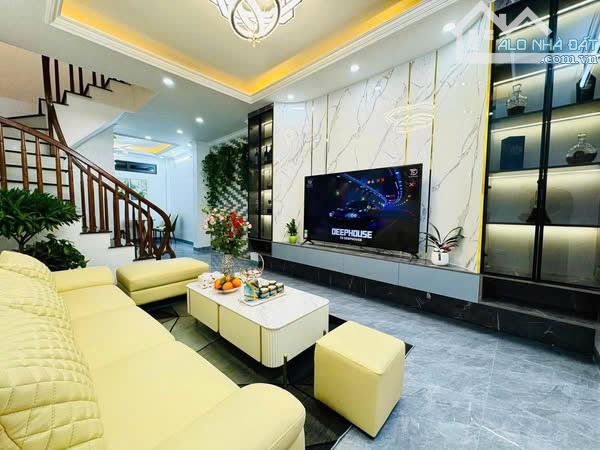 Cho thuê nhà ngõ  Thái Hà dt 45mx 5 tầng, 5 PN, nhà mới 25tr/th - 3