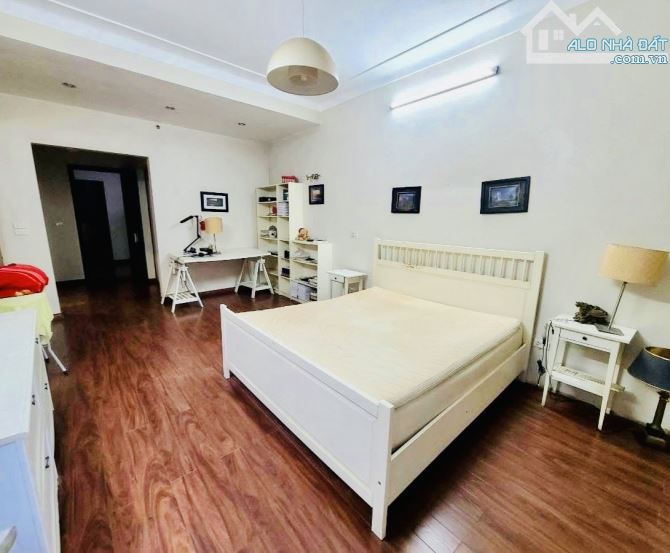 BÁN NHÀ PHÂN LÔ LÝ NAM ĐẾ HOÀN KIẾM - 110M 5T MT 4.3M - 15M RA MẶT PHỐ OTO ĐỖ CỬA Ở SƯỚNG - 3