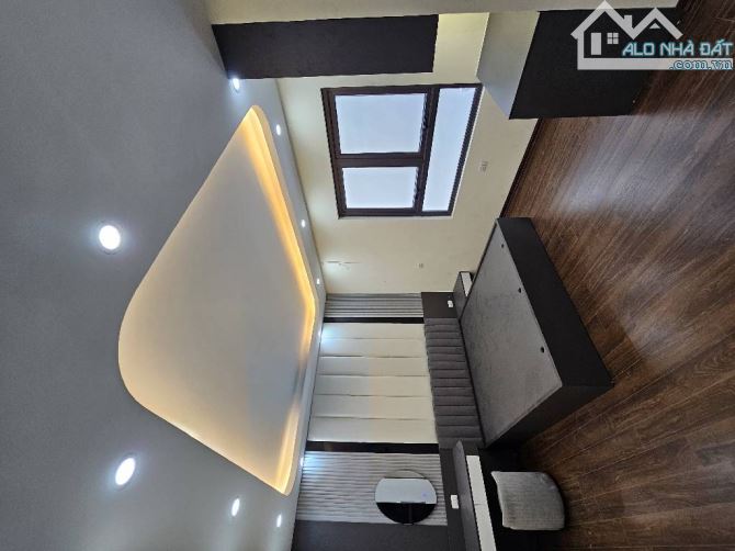 9,15 TỶ, NHÀ BỒ ĐỀ, 6 TẦNG THANG MÁY, 35M2 CỰC ĐẸP - 3