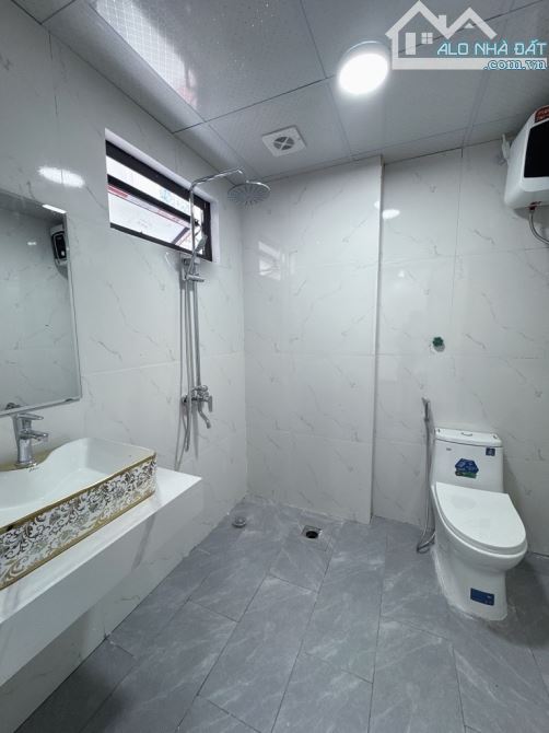 BÁN NHÀ 5 TẦNG MỚI – THƯỢNG THANH LONG BIÊN– MẶT TIỀN RỘNG – Ô TÔ ĐỖ CỔNG  – 6 TỶ - 4