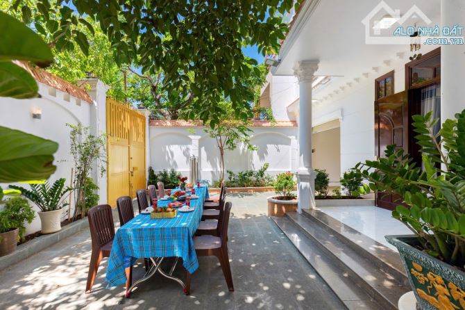 🏡🏡🏡Bán Biệt Thự 1 Trệt 2 Lầu Đường Nội Bộ Lạc Long Quân 330M2 (10x33) - Giá: 32Tỷ - 4