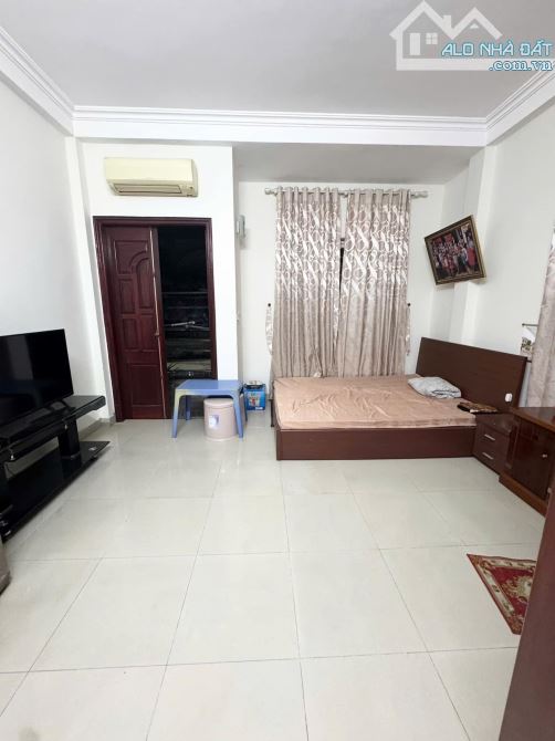 8.6 tỷ,Mặt ngõ Trần Duy Hưng, 30m, 5 tầng, lô góc, Ngõ thông - 4