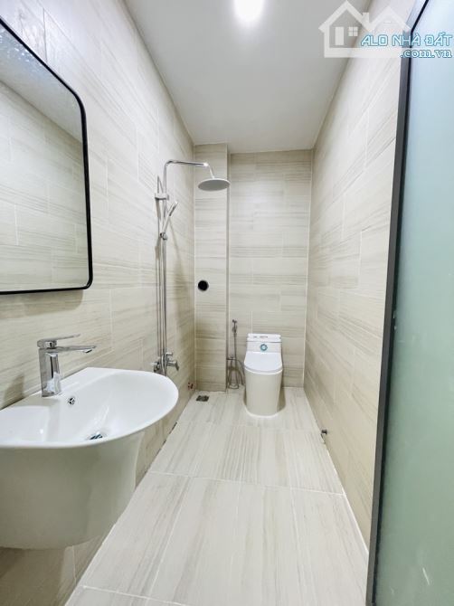 Bán nhà mới ở ngay, Thạnh Lộc 40, Q12, 4m x 17m, 3PN, Sổ Mới , Giá 3.95 tỷ - 4