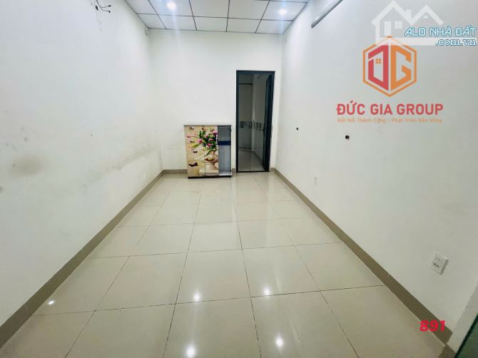 Cho thuê nhà 1T2L mặt tiền đường CMT8 gần ngã tư giá 16 triệu - 5