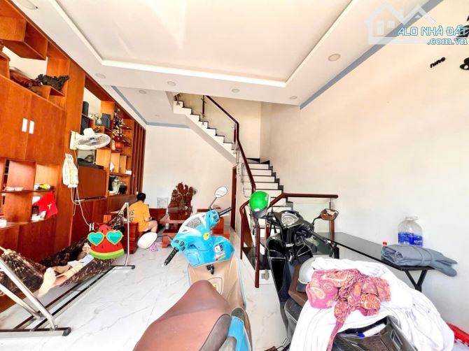 SIÊU PHẨM CĂN GÓC KHÔNG LỘ GIỚI - 3 TẦNG, NHÀ ĐẸP LINH XUÂN, THỦ ĐỨC, CHỈ 5.3 TỶ. - 5