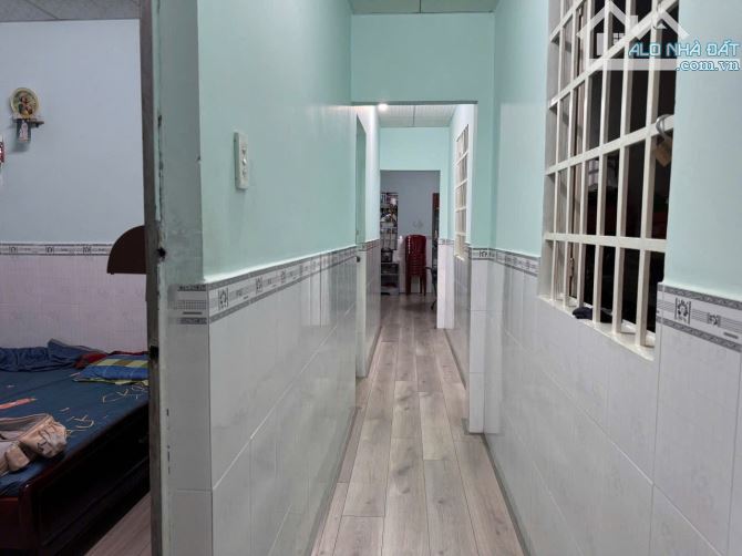 BÁN NHÀ CẤP 4 GẦN MẶT TIỀN ĐỒNG KHỞI – TRẢNG DÀI – BIÊN HÒA  Diện tích: 5 × 28m - 5