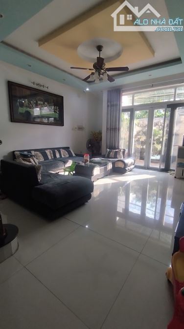 Bán Nhà 127m2 , Ngang 9M , 3 TẦNG Huỳnh Tấn Phát , Nhà Bè , Chỉ 5 Tỷ 7 - 5