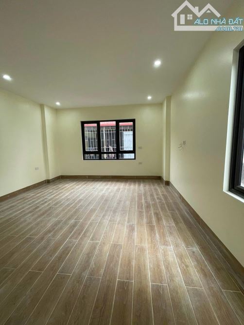 CẦN BÁN GẤP NHÀ QUẬN THANH XUÂN – THANG MÁY – OTO ĐỖ CỬA – 10M RA OTO TRÁNH - 5