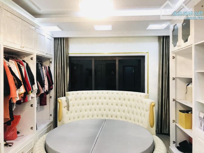 BÁN GẤP NHÀ PL 5 TẦNG HOÀNG QUỐC VIỆT. DT: 50M2,NGÕ TRƯỚC NHÀ Ô TÔ TRÁNH CHẠY VÒNG QUANH - 5