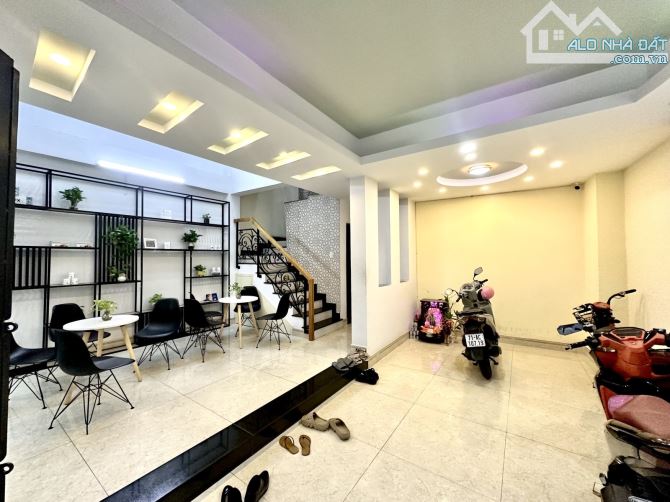 Bán nhà MTKD Nguyễn xí bình thạnh- 5 tầng - 9,5 tỷ - 5
