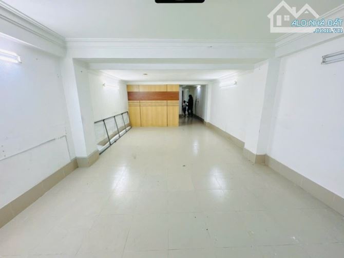 BÁN NHÀ HẺM 6M – D2 NGUYỄN GIA TRÍ - Ô TÔ NGỦ TRONG NHÀ - 82M² - 4T - 7PN - CHỈ 15.5 TỶ - 5