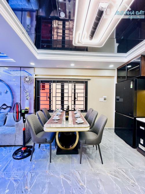 Căn 2 Mặt Tiền Luxury 1 trệt 1 lửng 3 lầu , 4 Phòng Ngủ - 6WC , Tx38 Q12 - 6