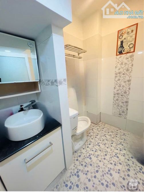 Bán nhà 3 tầng, Lê Văn Lương, Quận 7. 60m2 hoàn công. Chỉ 3.xx tỷ - 6