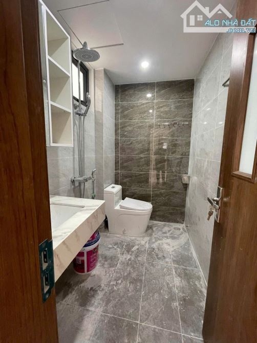 CẦN BÁN GẤP NHÀ QUẬN THANH XUÂN – THANG MÁY – OTO ĐỖ CỬA – 10M RA OTO TRÁNH - 6