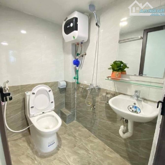 Nhà Dòng Tiền gần ĐH Công Nghiệp 11 căn studio đủ đồ thu 600 triệu 10m ô tô tránh 9 tỷ - 6