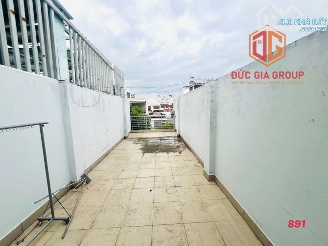 Cho thuê nhà 1T2L mặt tiền đường CMT8 gần ngã tư giá 16 triệu - 7