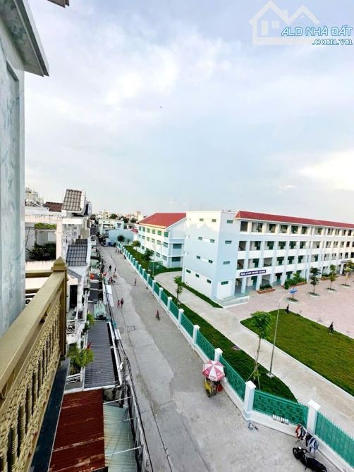 Khu Tên Lửa Nhà 4 tầng 4pn ngay Trường THCS BÌNH TRỊ ĐÔNG 6.99 tỷ - 7