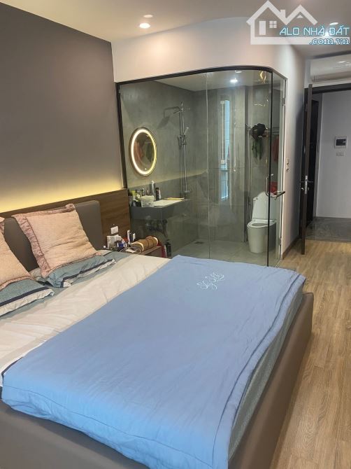 Khu vip Nguyễn Sơn, lô góc cực đẹp thang máy 6 tầng,full nội thất,oto vào nhà.Giá 12.5 tỷ - 7