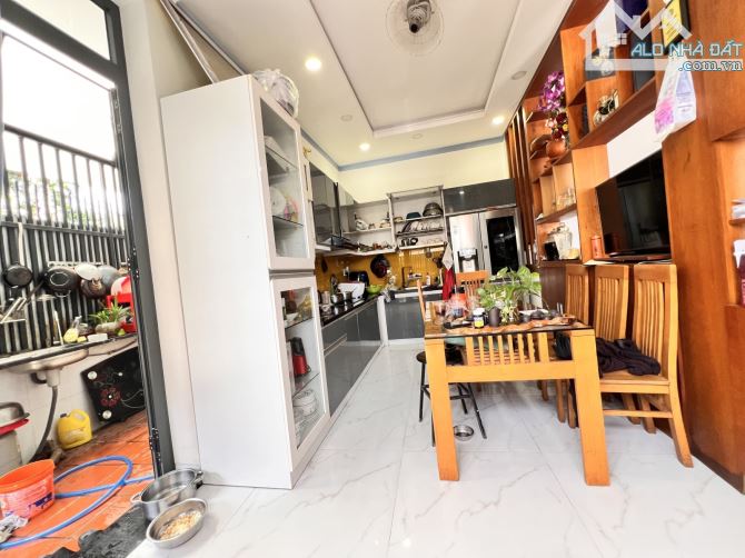SIÊU PHẨM CĂN GÓC KHÔNG LỘ GIỚI - 3 TẦNG, NHÀ ĐẸP LINH XUÂN, THỦ ĐỨC, CHỈ 5.3 TỶ. - 7