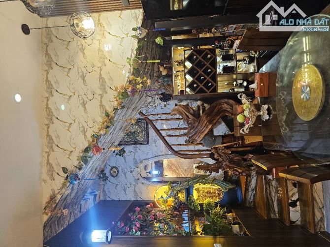 Trần Thái Tông, cầu giấy 45m2. 5tầng. Ô tô đỗ cửa. Ngõ thông. Kinh doanh. 11,6 tỷ - 7