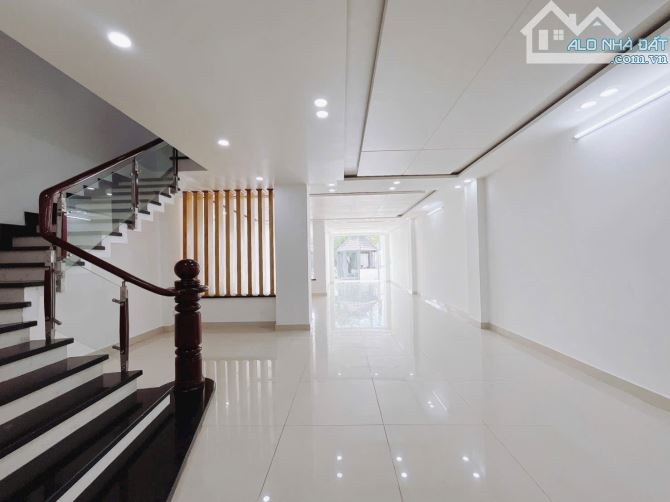 30tr/m2 nhà 4pn,hẻm xe hơi,view sông.chủ cần bán gấp để giá tốt,đang vay bank 5ty - 7