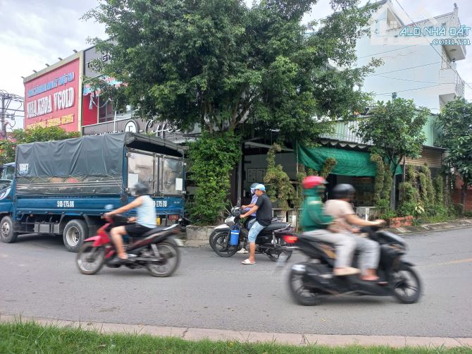 Bán nhà + sang quán CF, nhà 03 mặt tiền Đỗ Văn Dậy, DT đất 285m2, 02 tầng, giá 19,5 tỷ - 6