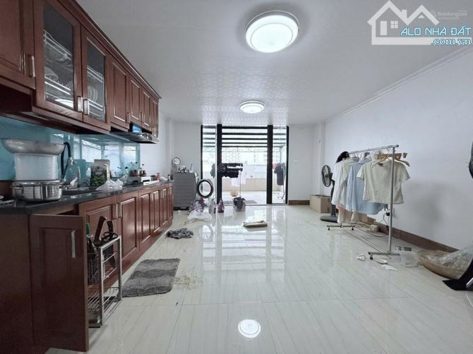 Cho thuê nhà mặt ngõ 3 phố Phạm Tuấn Tài, Diện tích 65m2 x 7 tầng thông sàn có Thang máy - 8