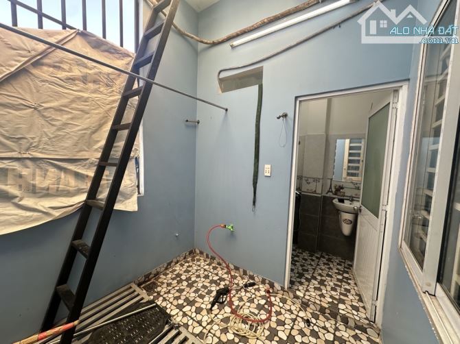 Nhà 4x17m 3 tầng hẻm 6m sát mặt tiền Nguyễn Ảnh Thủ, chỉ 5 tỷ 5 - 8