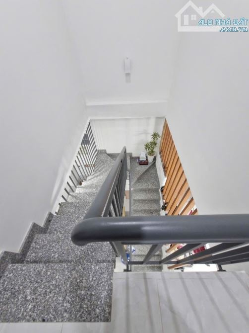 HÓT ! PHƯỚC LONG B - HẺM XE TẢI - NHÀ 2 TẦNG 60m2 -  CHỈ 5.x TỶ - 8