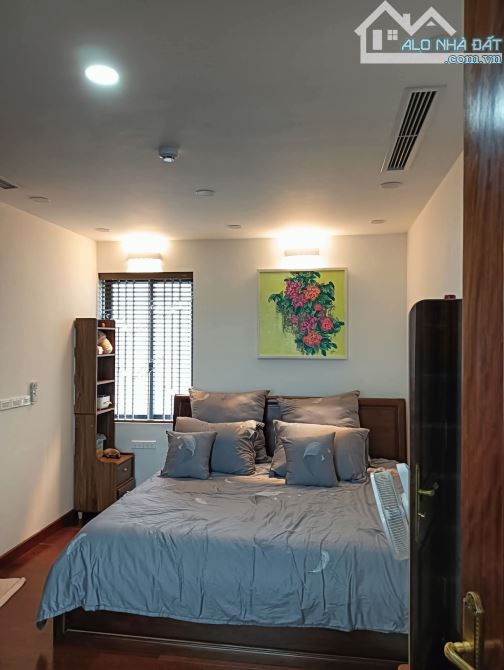 Cần bán gấp Tòa VP Mặt Phố Triệu Việt Vương dt: 150m2 x 9 Tầng Mt:6.5m Giá chào bán 190 Tỷ - 9