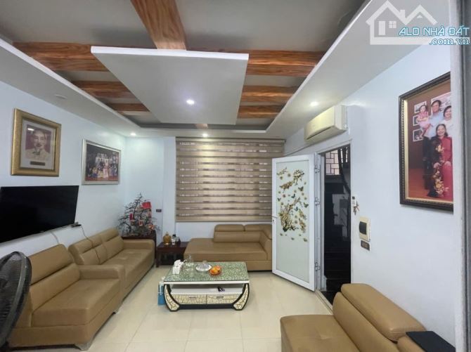 Hàng hiếm Tam Khương, Đống Đa, ô tô đỗ, lô góc, 3 thoáng, 27m2, chào 9 tỷ - 9