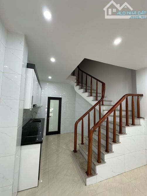 Cho thuê nhà nguyên căn 50m2*5 ngõ 151B Thái Hà, chỉ 25 triệu/tháng - 9