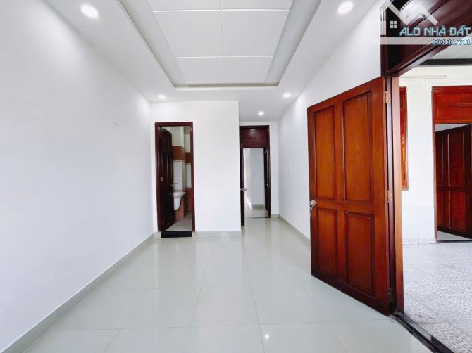 30tr/m2 nhà 4pn,hẻm xe hơi,view sông.chủ cần bán gấp để giá tốt,đang vay bank 5ty - 9