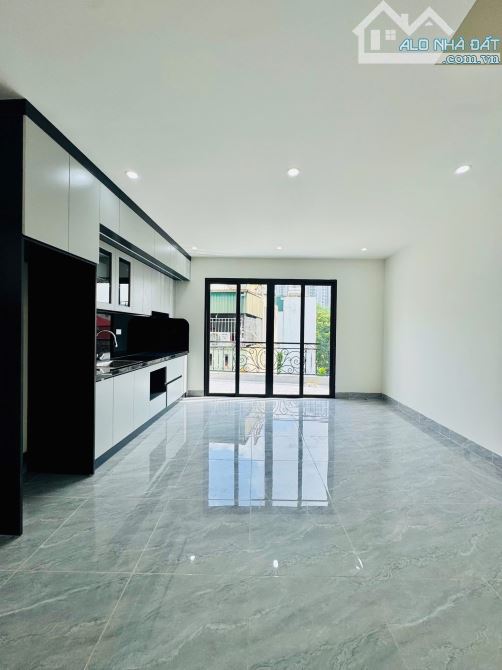 Bán nhà Trần Khát Chân 40m2, 6T thang máy, mt 4.5m mặt ngõ thông kinh doanh. Giá 13.2 tỷ