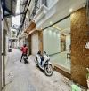 Nhà đẹp Cầu Giấy - Ngõ thông kinh doanh - ô tô qua nhà - 42m2 mt 4m - Giá nhỉnh 11 tỷ