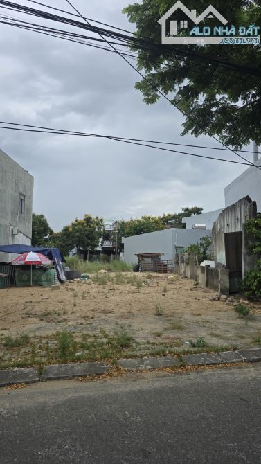 BÁN LÔ ĐẤT ĐƯỜNG TÔN ĐẢN, RA TRƯỜNG CHINH, Diện tích : 90m2, Giá cực rẻ.