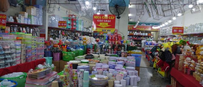 Bán nhà C4 mặt tiền Trung Mỹ Tây 13, gần chợ, DT: 9x33m, giá 19.5 tỷ tl