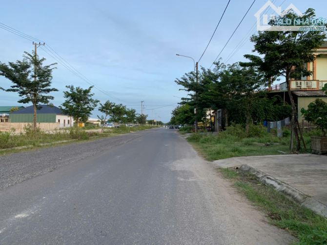 Đất Sân Bay Thị Trấn Ái Tử Quảng Trị đường Trường Chinh Giá thương lượng