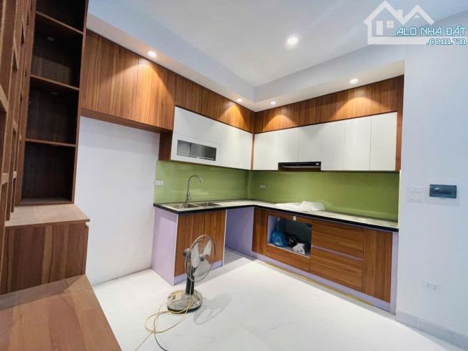Bán Nhà Xây Mới Lạc Long Quân - DT 35m2 × 5 Tầng Cạnh Hồ Tây Full Nội Thất - Nhỉnh 8 Tỷ