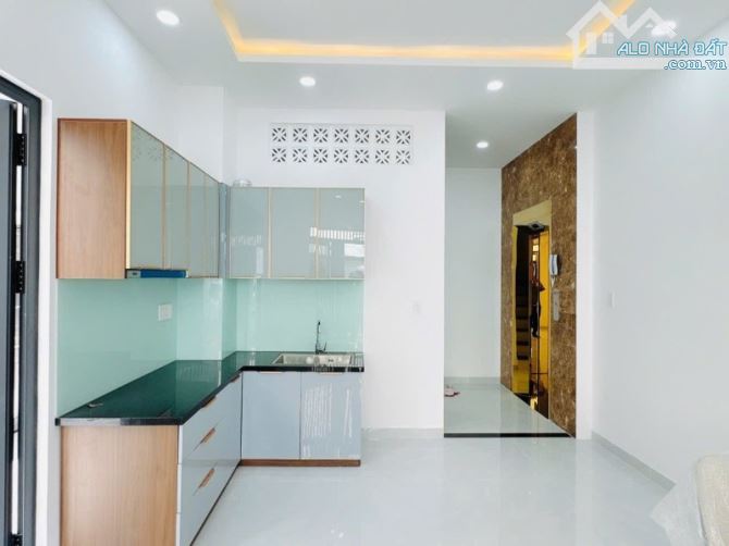 BÁN NHÀ PHÚ NHUẬN OTO VÀO NHÀ 50M2 4 TẦNG THANG MÁY NGANG 4M NỞ HẬU  KD HOÀNG DIỆU 8.8 TỶ
