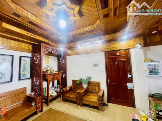 Bán căn hộ 3 phòng ngủ chung cư CT2 Bộ Quốc Phòng, Thạch Bàn, Long Biên chỉ 5,3 tỷ