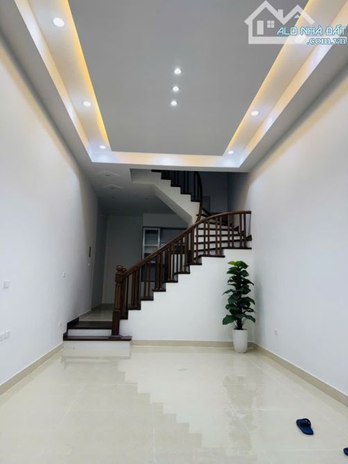 BÁN NHÀ HOÀNG VĂN THÁI- THANH XUÂN, 42/47 M2, 4 TẦNG, MT 4,1 M, GIÁ 18 TỶ.