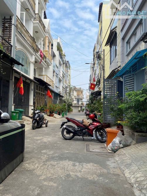 BÁN NHÀ ĐƯỜNG ĐINH THỊ THI PHƯỜNG HIỆP BÌNH PHƯỚC TP THỦ ĐỨC 7,2 TỶ
