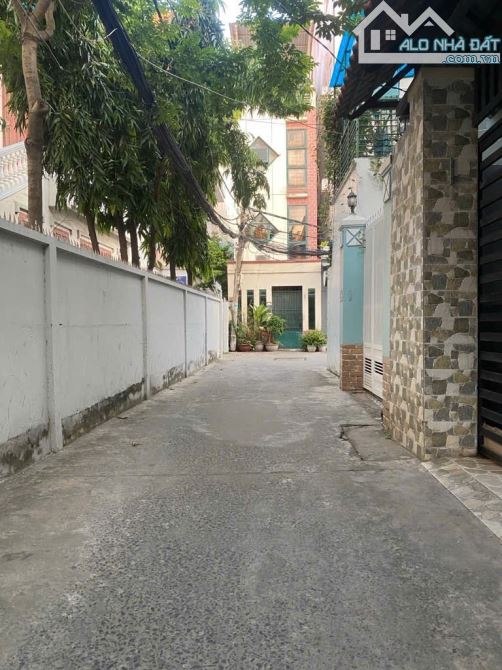 Bán nhà 2 tầng, Trần Xuân Soạn, Quận 7. DT 95m2, HXH, 4PN, Dòng tiền. Nhỉnh 9tỷ
