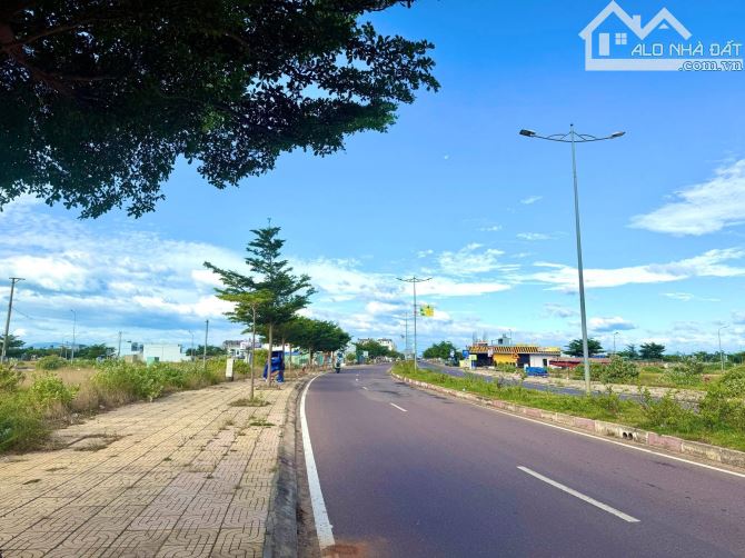 Bán lô đất trục chính Hoàng Sa - Cát Tiến, Ngay bãi tắm Cát Tiến - 5