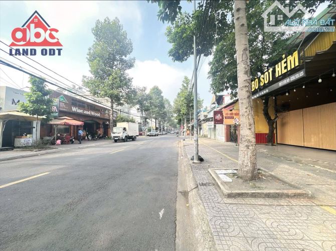 NP300 Bán nhà mặt tiền đường trương định tân mai biên hoà - đồng nai