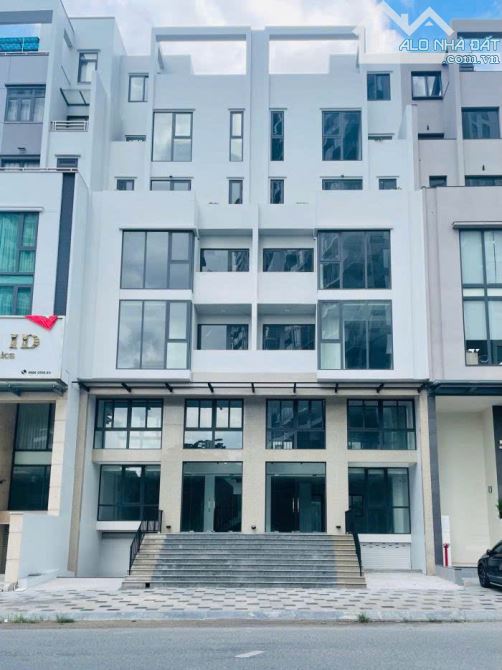 Căn đôi thông nhau mặt tiền Bát Nàn, dt: 14x21,5, hầm + 7 tầng, giá 350tr/tháng