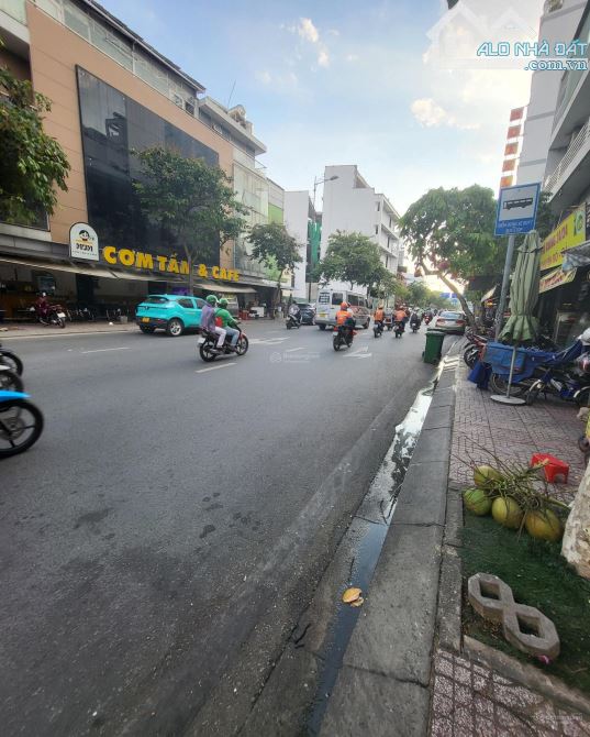 Bán nhà 2 MT H.8m Bạch Đằng. DTSD 62m2. Trệt 2 lầu ST. Kinh doanh được