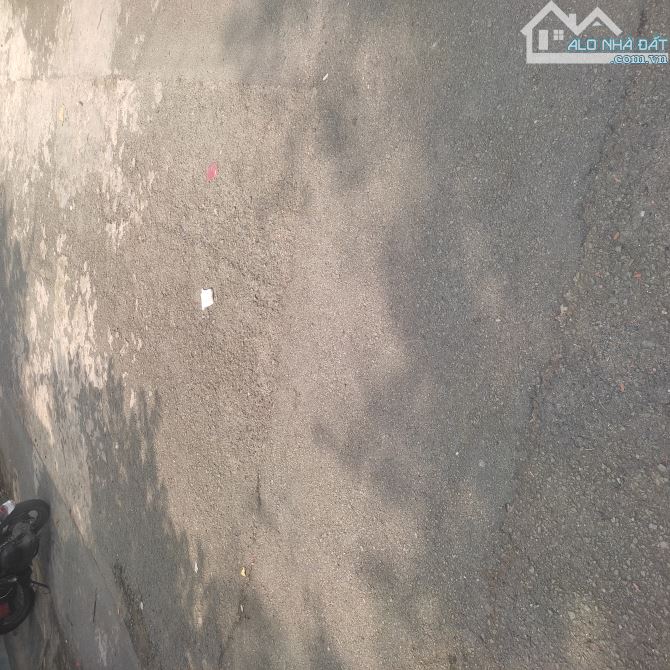 Bán nhà 4,2*27m có 4 phòng ngủ.mặt tiền nhựa Tân Thới Nhì.